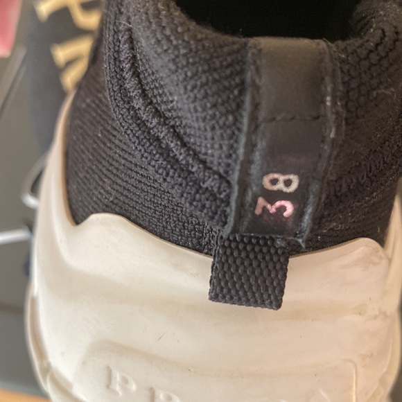 Prada nylon black and gold women’s gym shoe - Picture 3 of 3